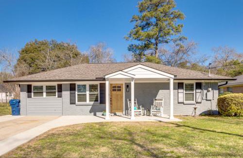 Tomball House | Pet-Friendly Tomball Cottage Steps to Downtown!