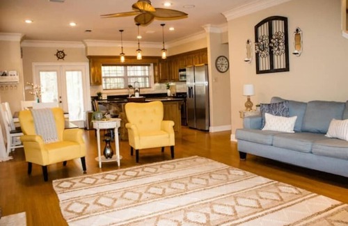Dauphin Island House | Pet Friendly Tranquil Cottage with Fire-Pit and Seasonal Hot Tub Sept-March