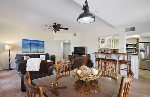 Shelter Cove Villa | Pet Friendly! Modern 2 Bedroom/2 Bathroom Condo in Shelter Cove Marina