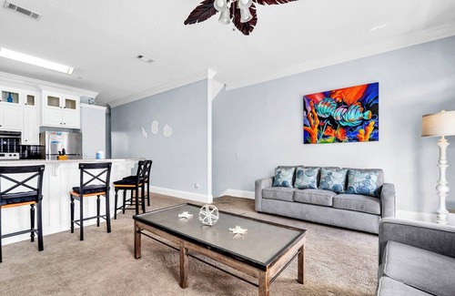 El Centro Beach House | ☀️Pet Friendly | Pool | Walk to Beach Access | Livin' La Villa Loca☀️