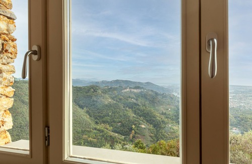 Pietrasanta Villa | Pet-Friendly Villa 'Martina' with Pool & Terrace