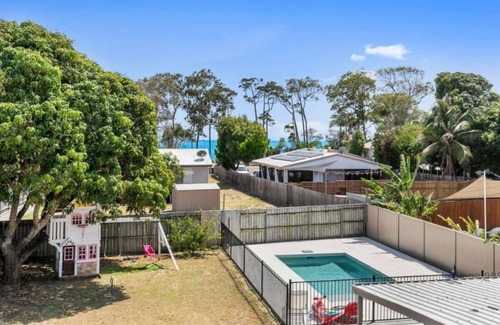 Urangan House | Pet friendly100m to Beach and Cafe
