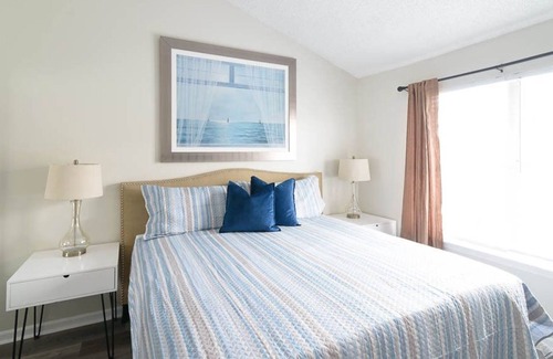 Norfolk - Virginia Beach Condo | Petal Shores