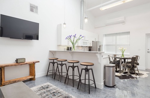 Petaluma Apartment | Petaluma Modern Sky Loft, Close to Wineries and Downtown Petaluma