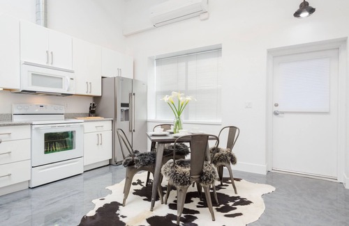 Petaluma Apartment | Petaluma Modern Sky Loft, Close to Wineries and Downtown Petaluma