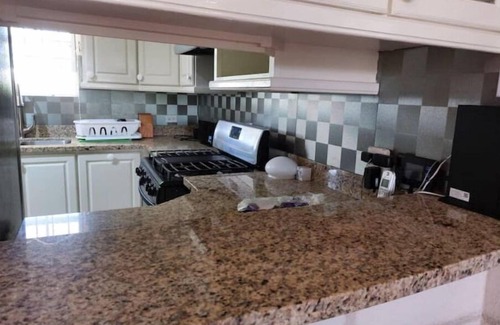 Bowling Alley Hill House | Pete's Villa Townhouse 74 A