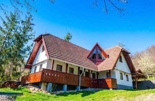 Gornesti House | Peter Cottage