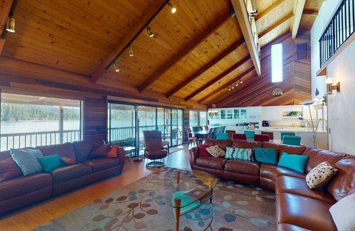 Bass Lake House | Peters Lakefront