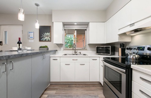 Old Town Condo | Peterson Flats - Downtown Group Retreat