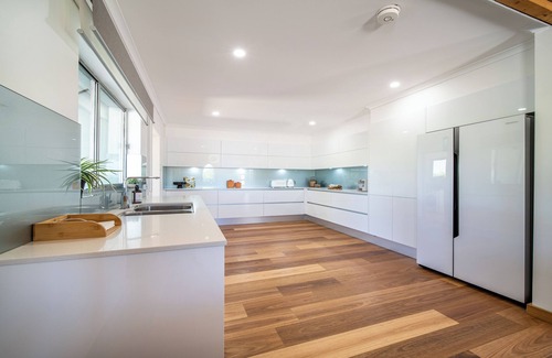 McLaren Vale House | Pethick House: Estate amongst the vineyards