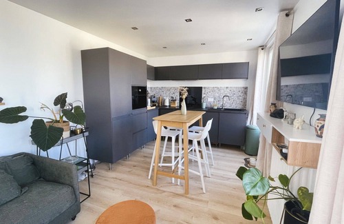 Quartier de Becon Apartment | Petit Appartement D'exception