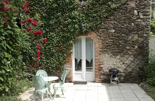 Vouvant Cottage | Petit Cerisier (1 Bedroom - sleeps 4)