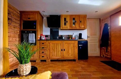 Marignier Ski Chalet | Petit chalet en bois avec mezzanine en montagne