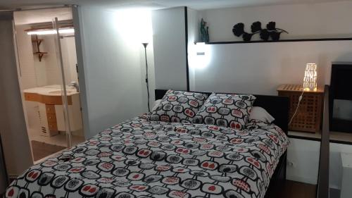 Collobrieres Apartment | Petit loft face rivière