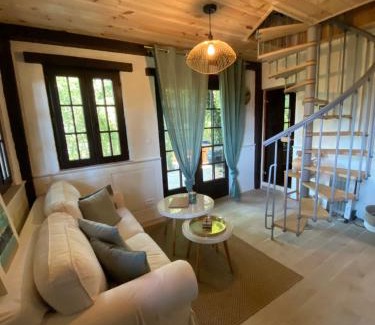 Auriac-du-Perigord House | Petit Maison du Chêne