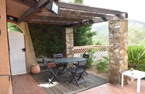 La Londe-les-Maures House | Petit mas au paradis avec piscine pour 6 personnes