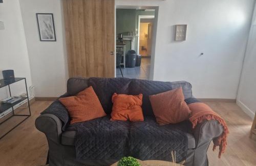 Pipaix House | Petite maison chaleureuse