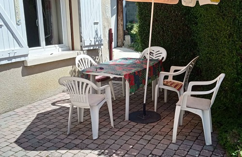 Poligny House | Petite Maison de Village Authentique