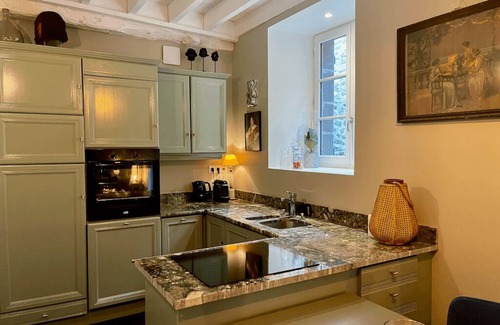 Combourg House | Petite Maison Darrière-cour au Pied du Château
