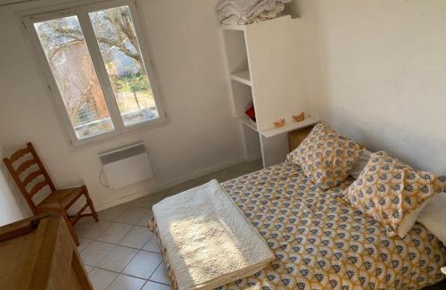 Fontienne Apartment | PETITE Maison de village Fontienne 21 chemin des charbonniers