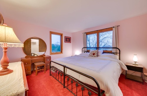 Petoskey Cottage | Petoskey Home ~ 5 Mi to Downtown & Bayfront Park!