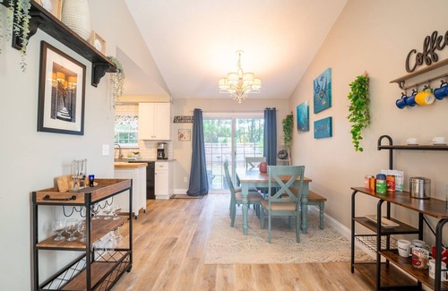 Silver Lake House | Pets Allowed 20 minutes from the beach