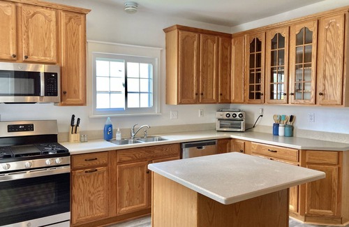 Port Clinton House | Pets ,Family, Fire pit , Playground Beach and more!
