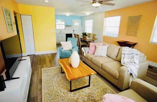 Smith's Memento House | PETS OK! Beach Paradise! Walk to Ocean Center & Beach