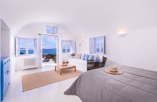 Oia Hotel | Pezoules of Oia