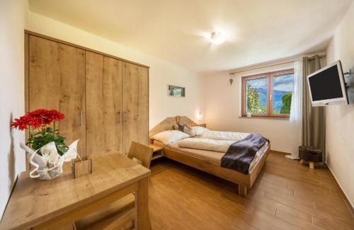 San Martino in Passiria Apartment | Pfandlerhof Ferienwohnung Rot