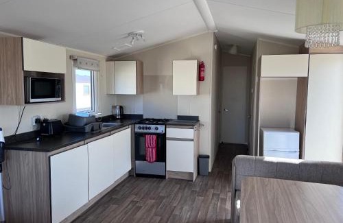 Chapel Saint Leonards Apartment | PG173 Golden Palm Resort 6 Berth Caravan With Decking