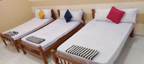 Thirunallar Hotel | PGR Thirunallar