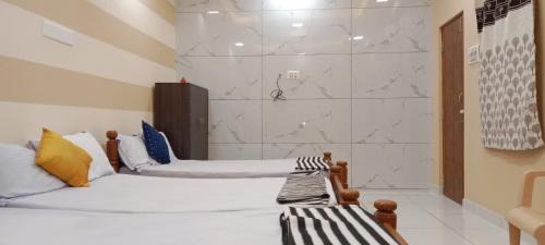 Thirunallar Hotel | PGR Thirunallar