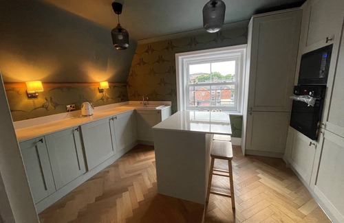 Harrogate Apartment | Pheasant's Hollow, traditional English 2 bed appt central Harrogate FREE PARKING