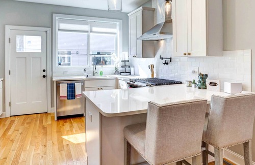 East Passyunk Crossing House | Philadelphia Townhome w/ Cityscape Views!