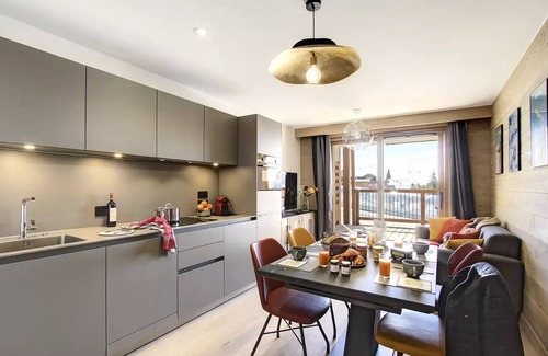 Bergers Apartment | PHOA12 A south-facing cocoon in the heart of the Alpe ski in/ski out residence *