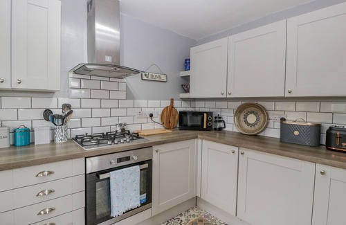 Ross-on-Wye Cottage | PHOCLE RIDGE, pet friendly, with hot tub in Ross-On-Wye
