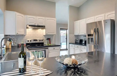 Mountain Park Ranch House | Phoenix/Ahwatukee Resort House w/Pool & Jacuzzi