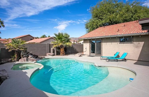 Mountain Park Ranch House | Phoenix/Ahwatukee Resort House w/Pool & Jacuzzi