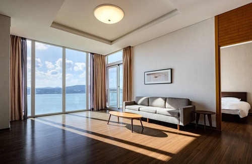 Seongsan Resort | Phoenix Island