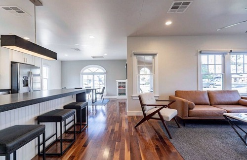 Encanto House | PHX Retreat | 2 Bedroom 2 Bath Home in Historic Neighborhood