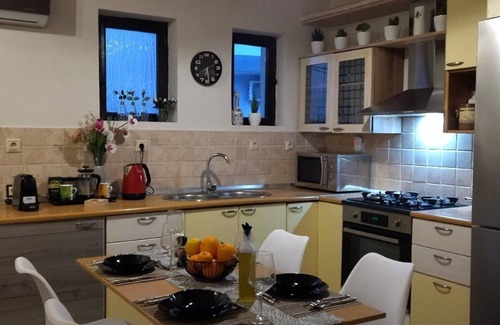 Archangelos House | Piazza Masari