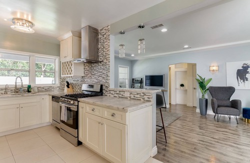 Mid City House | Picfair Village Modern Glam House