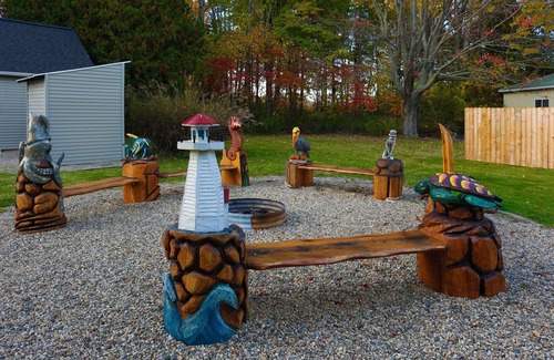 South Haven House | Pickleball | HotTub (Shared) | 2.5 Acres | Dog OK| FirePit
