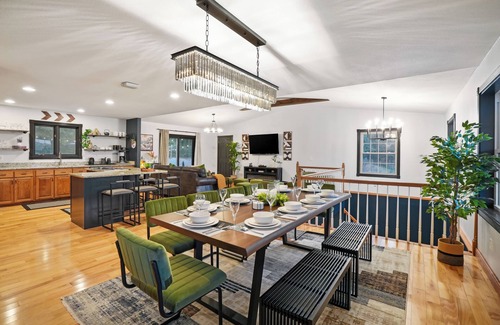 Laurelville House | Pickleball-PingPong-HotTub-Gym-GameRoom-PoolTbl