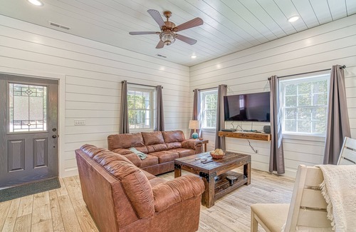 Waterloo House | Pickwick Lake Vacation Rental (Sleeps 8-10) 3 BR,2 bath