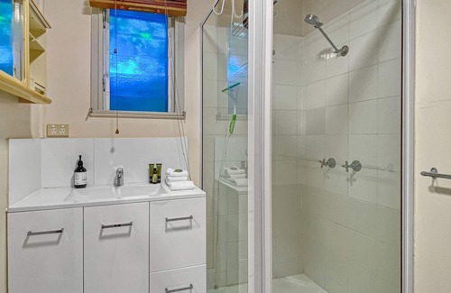 Picnic Bay Apartment | Picnic Bay Apartments Unit 1