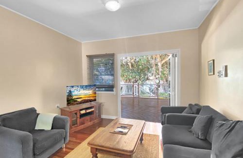 Picnic Bay Apartment | Picnic Bay Apartments Unit 4