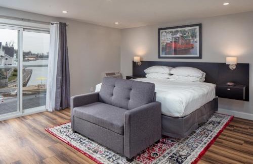 Prince Edward Hotel | Picton Harbour Inn