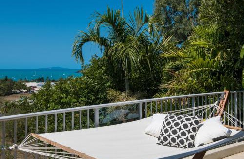 Airlie Beach Villa | Picture Perfect On Azure